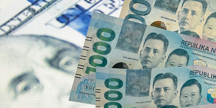 Peso drops vs dollar before key US data