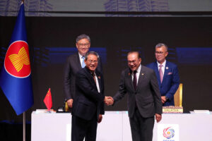 ASEAN, China seal upgraded free trade deal