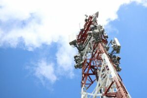 Smart rolls out robotic arms in cell towers for real-time network optimization