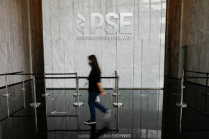 PSE index closes lower on last-minute selling